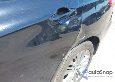 2017 Toyota Camry Le/Se/Xle/Xse z USA, uszkodzony, nr VIN 4T1BF1FK9HU789318